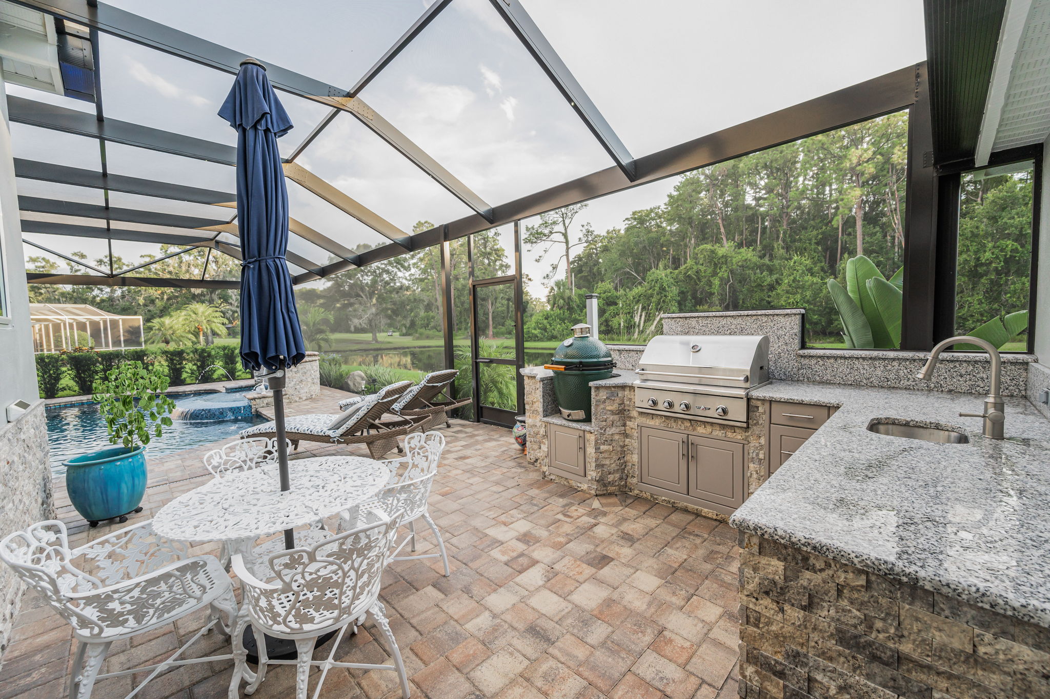 Patio and Grilling Area4