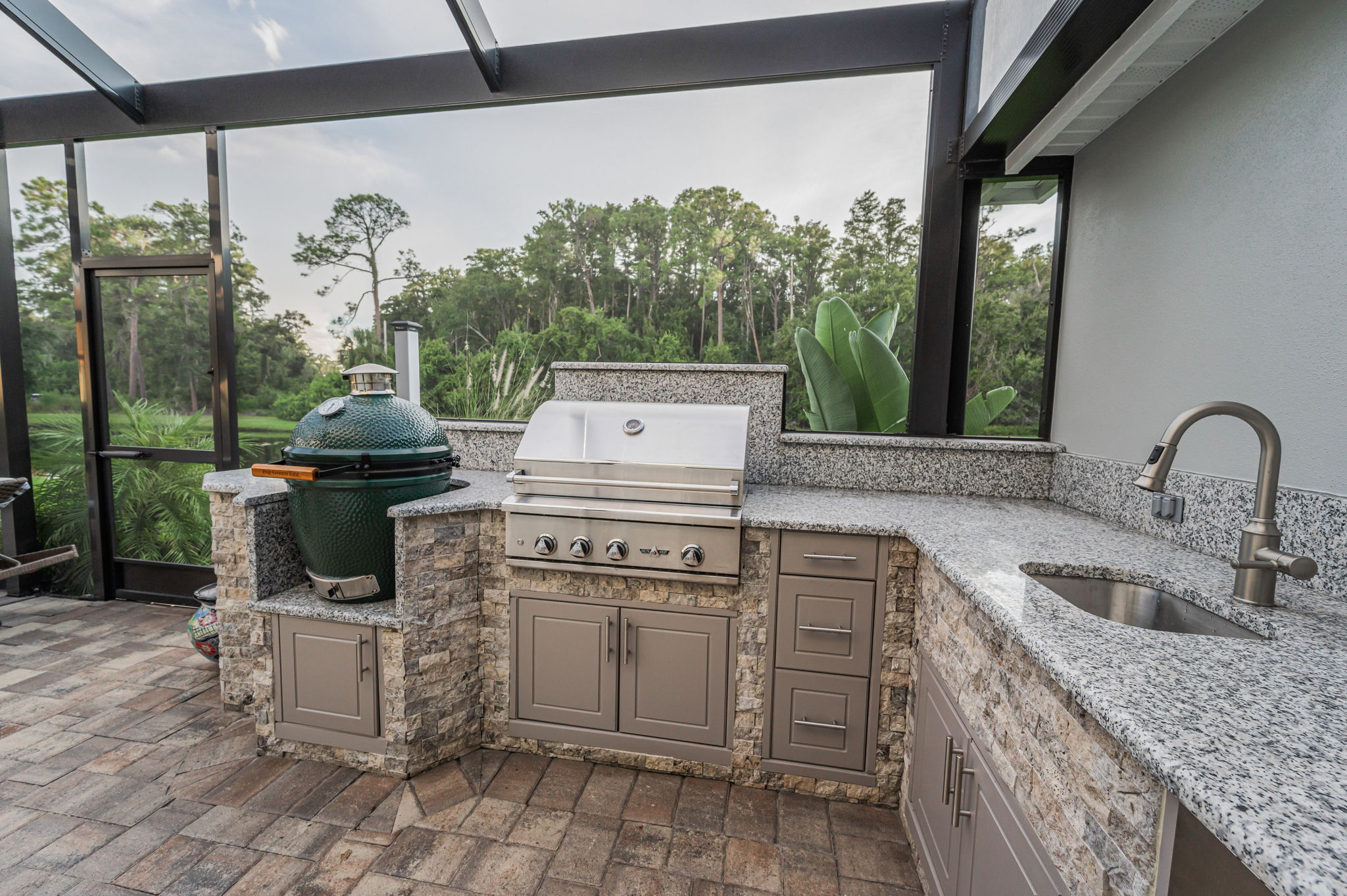 Patio and Grilling Area5