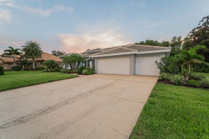 Front Exterior14