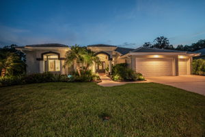Front Exterior32