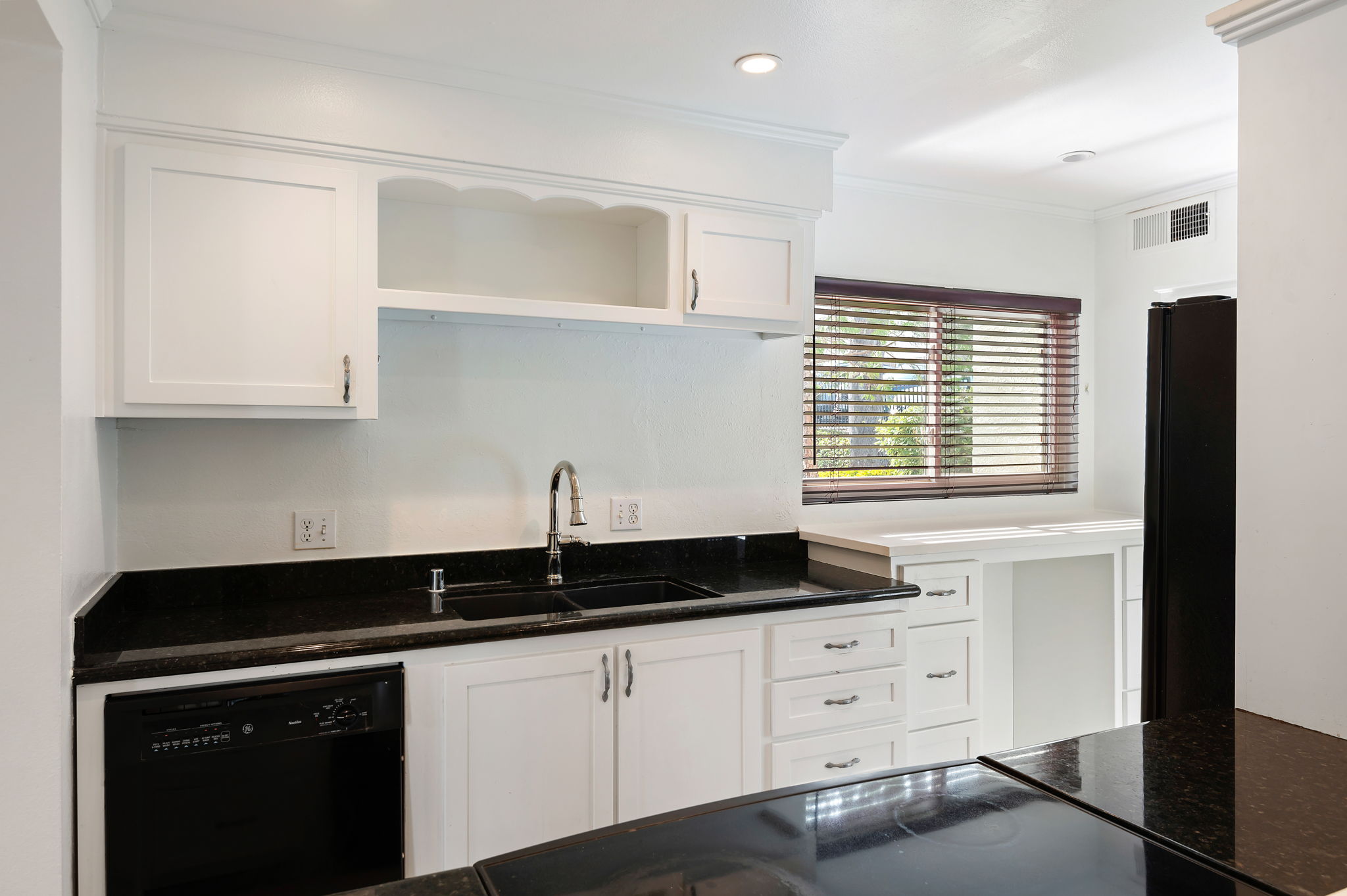 09 - Kitchen