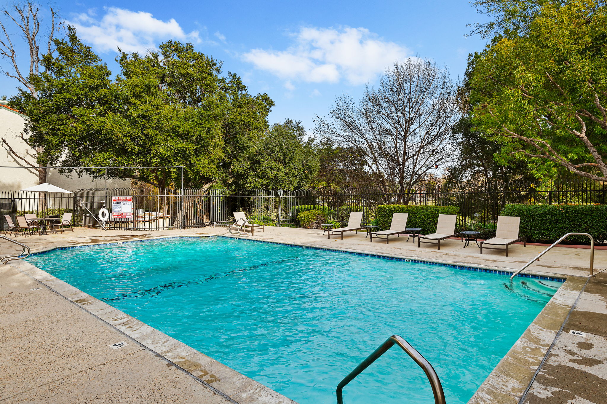 19 - Oak Park Calabasas Community Pool