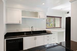 09 - Kitchen