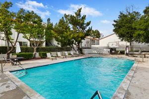20 - Oak Park Calabasas Community Pool