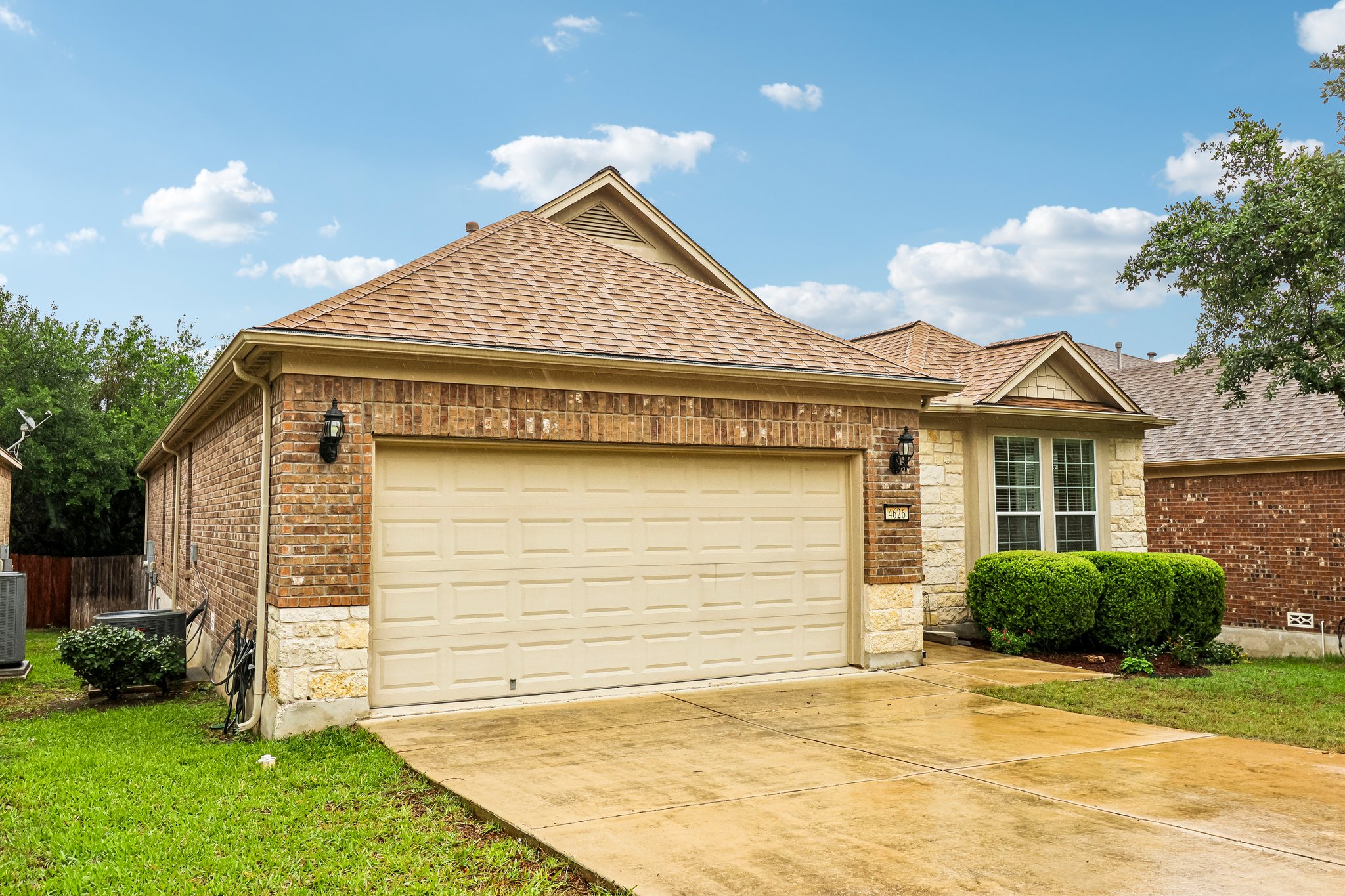 Thomas Rusk-S2104-002.jpg