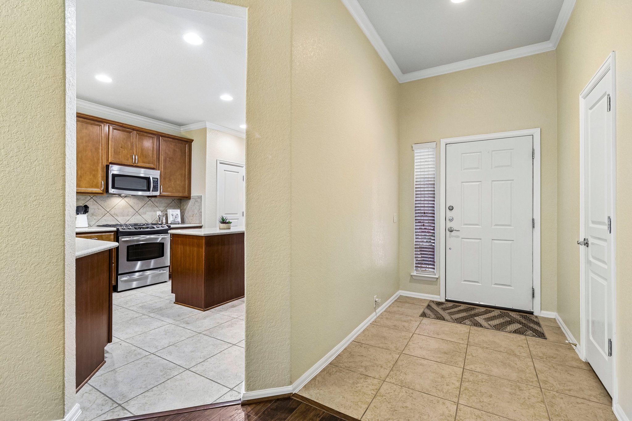 Thomas Rusk-S2104-008.jpg