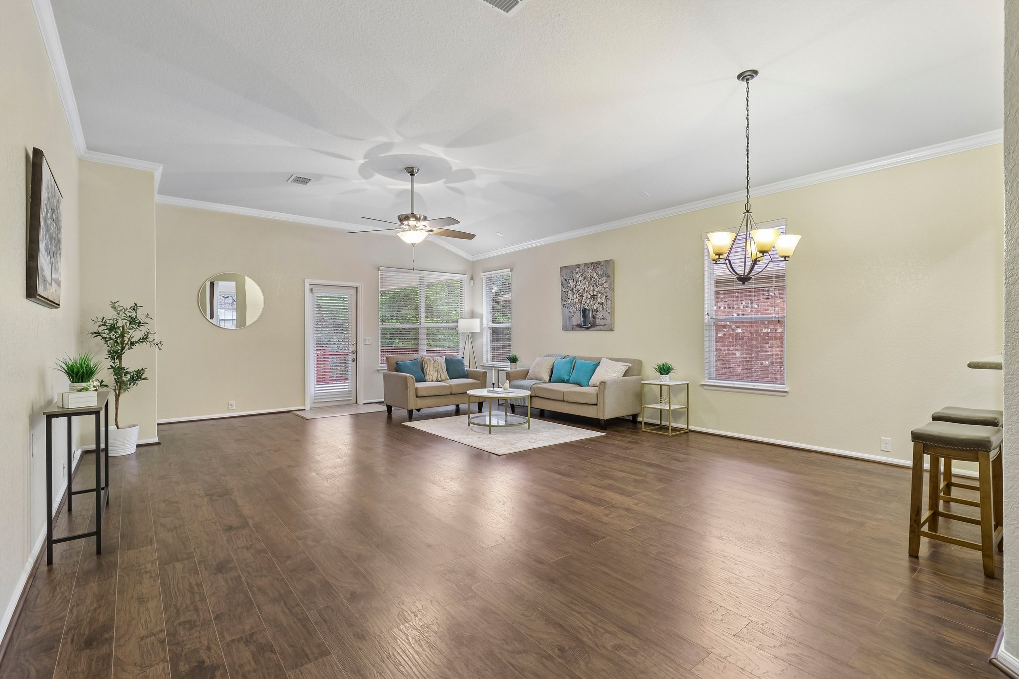 Thomas Rusk-S2104-010.jpg