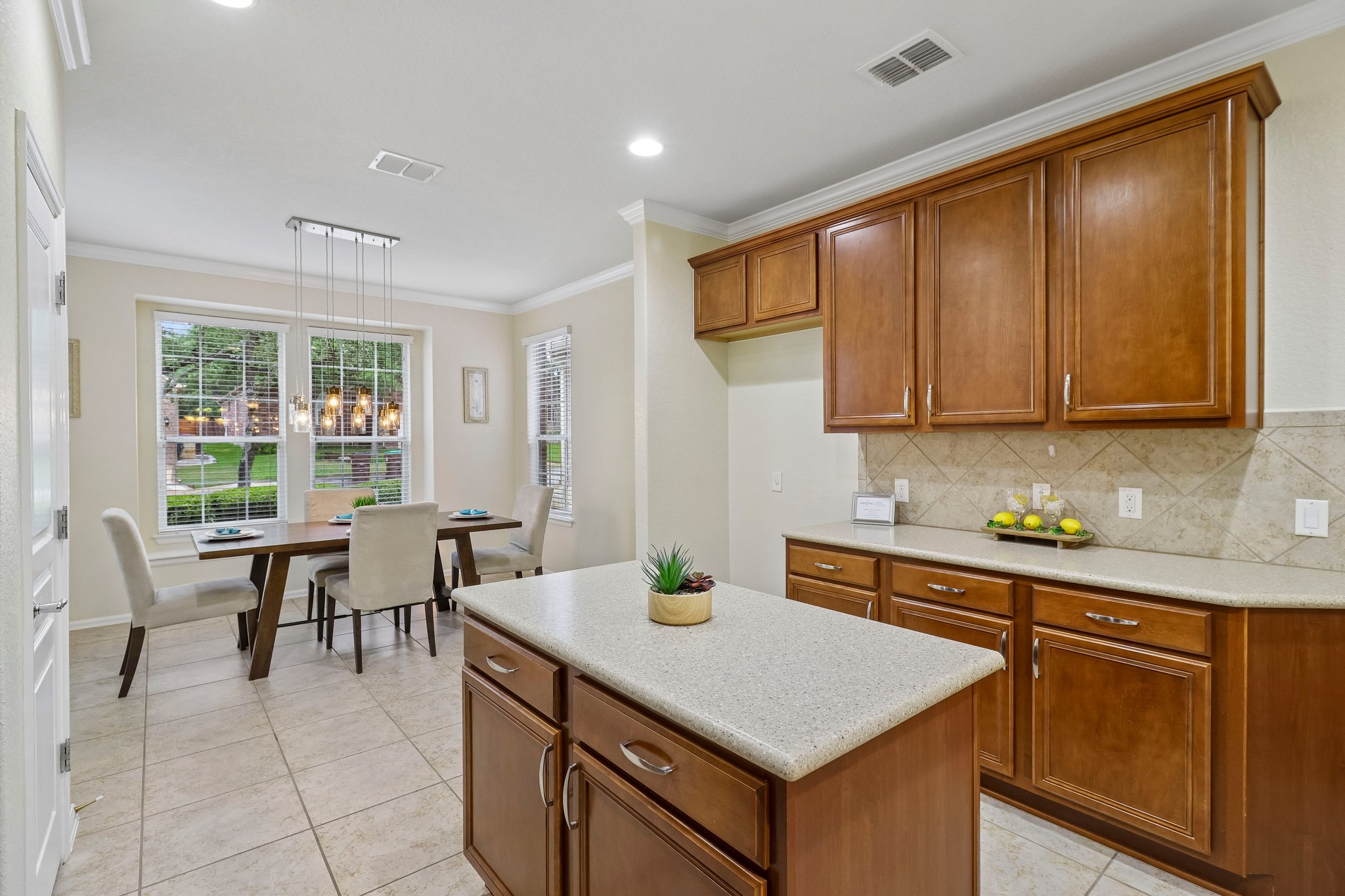 Thomas Rusk-S2104-015.jpg