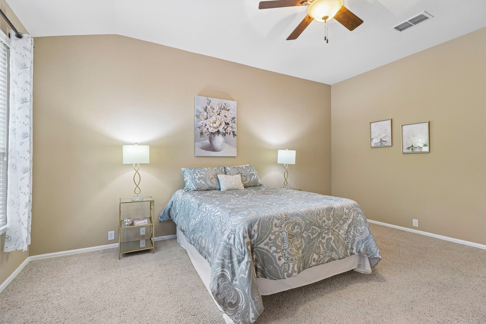 Thomas Rusk-S2104-022.jpg