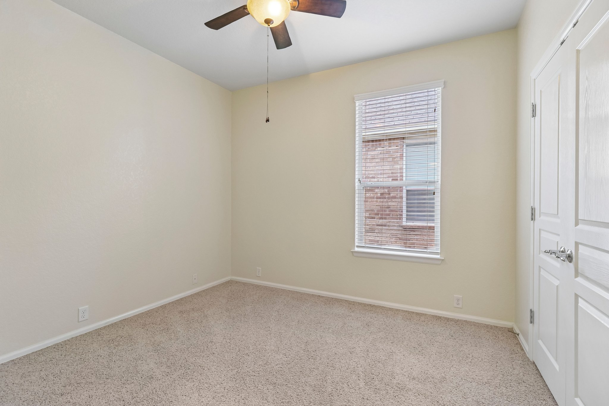 Thomas Rusk-S2104-032.jpg