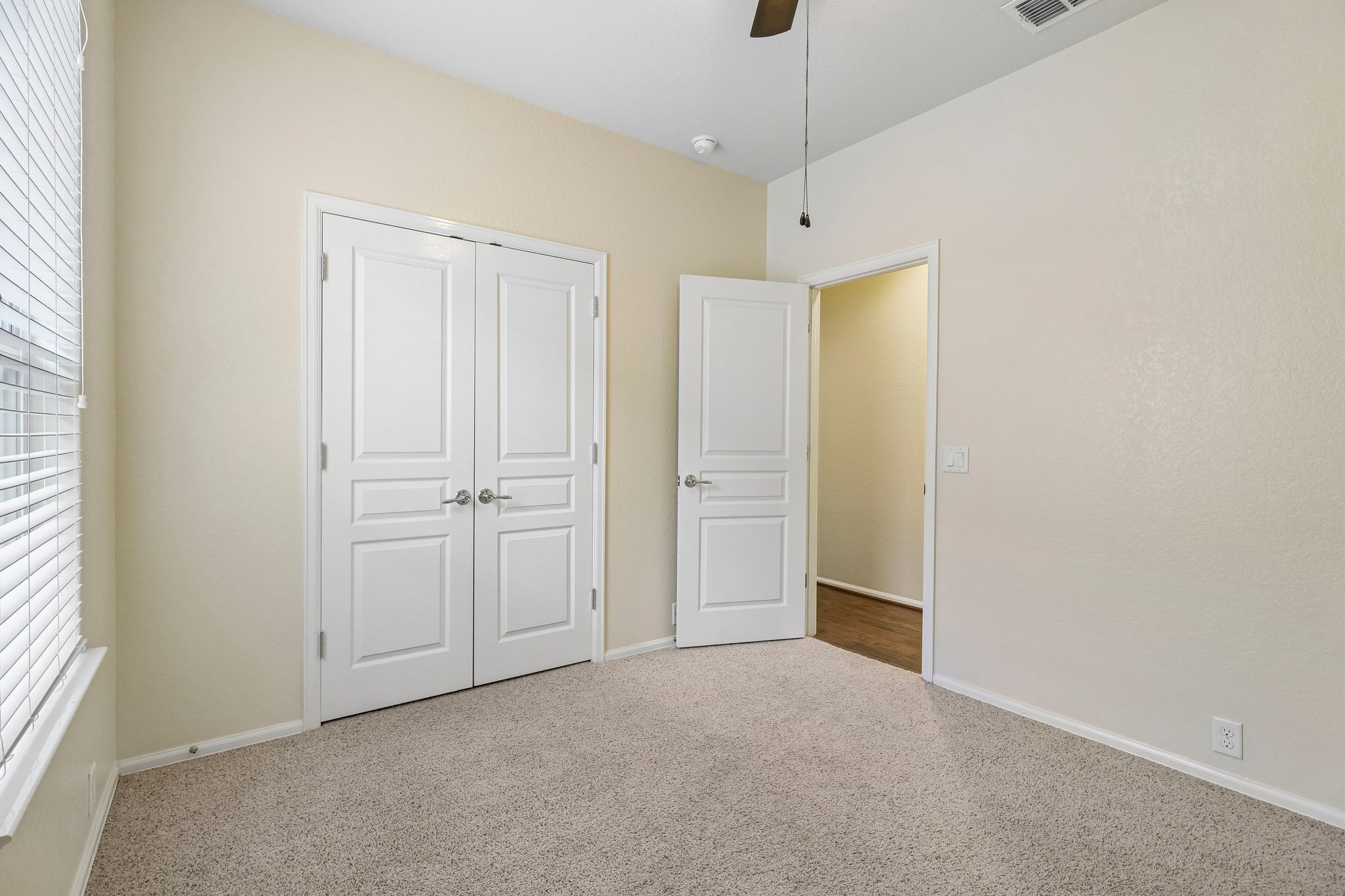 Thomas Rusk-S2104-033.jpg