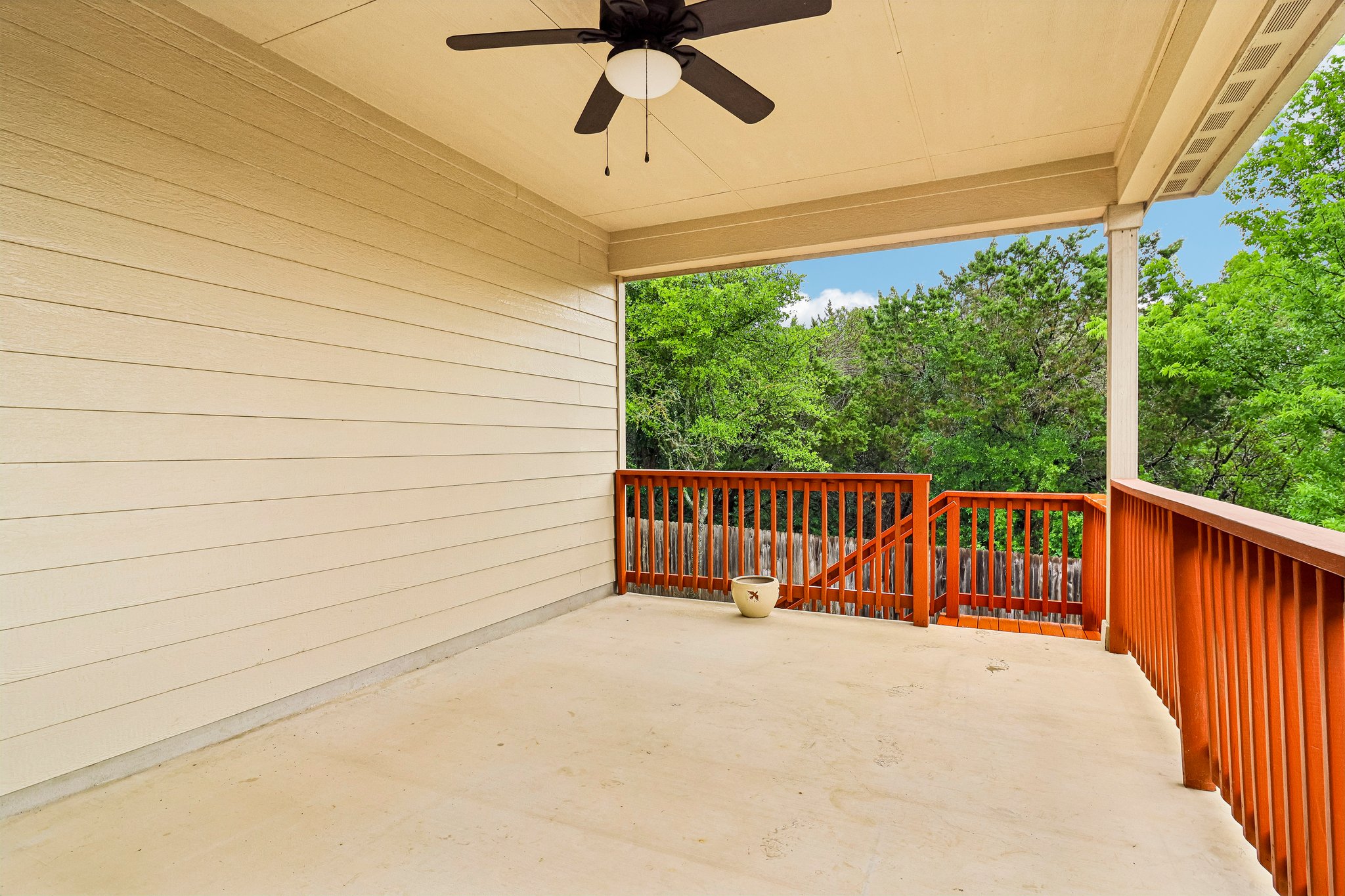 Thomas Rusk-S2104-038.jpg