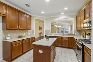 Thomas Rusk-S2104-017.jpg