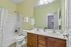 Thomas Rusk-S2104-031.jpg