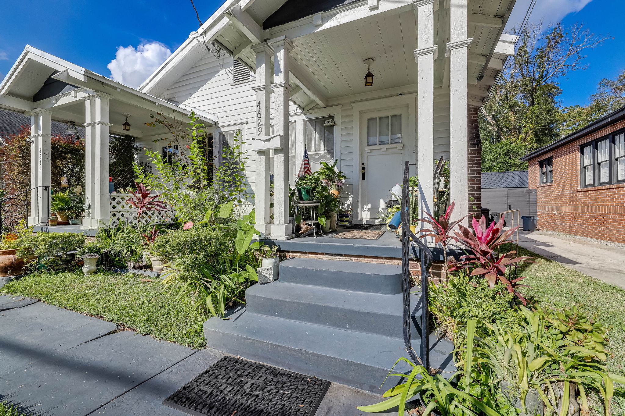 4629 Astral Entrance