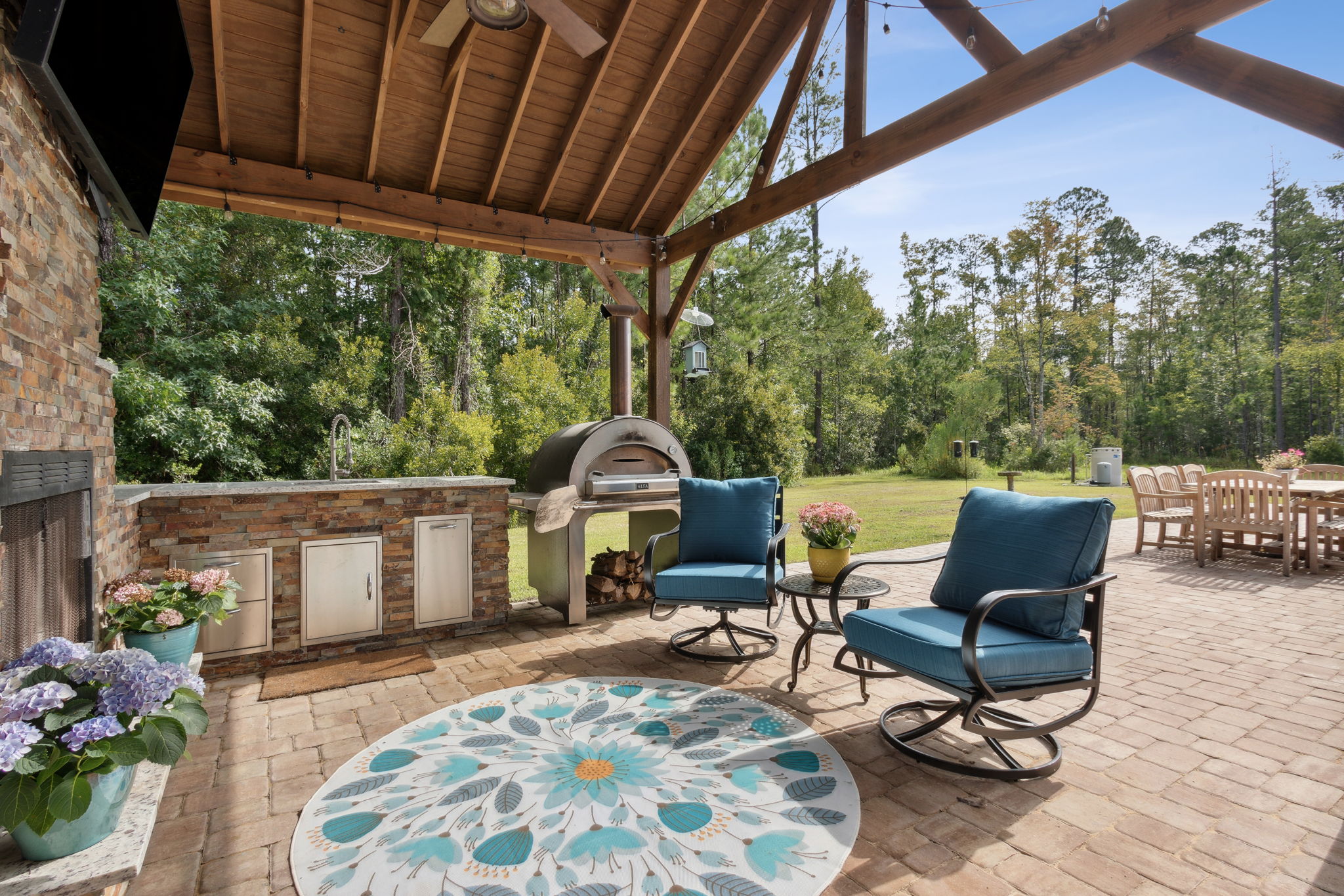 Outdoor Kitchen