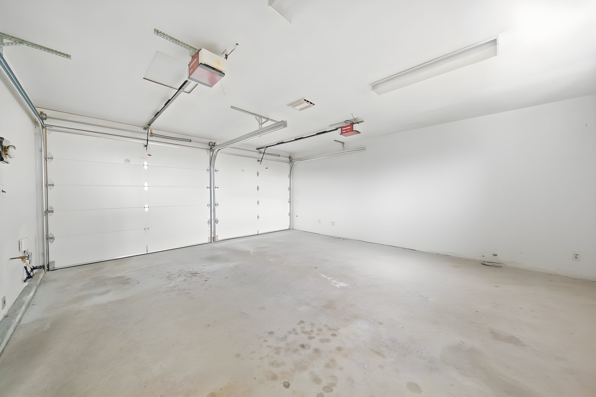 A7C02799 furniture removed.jpeg