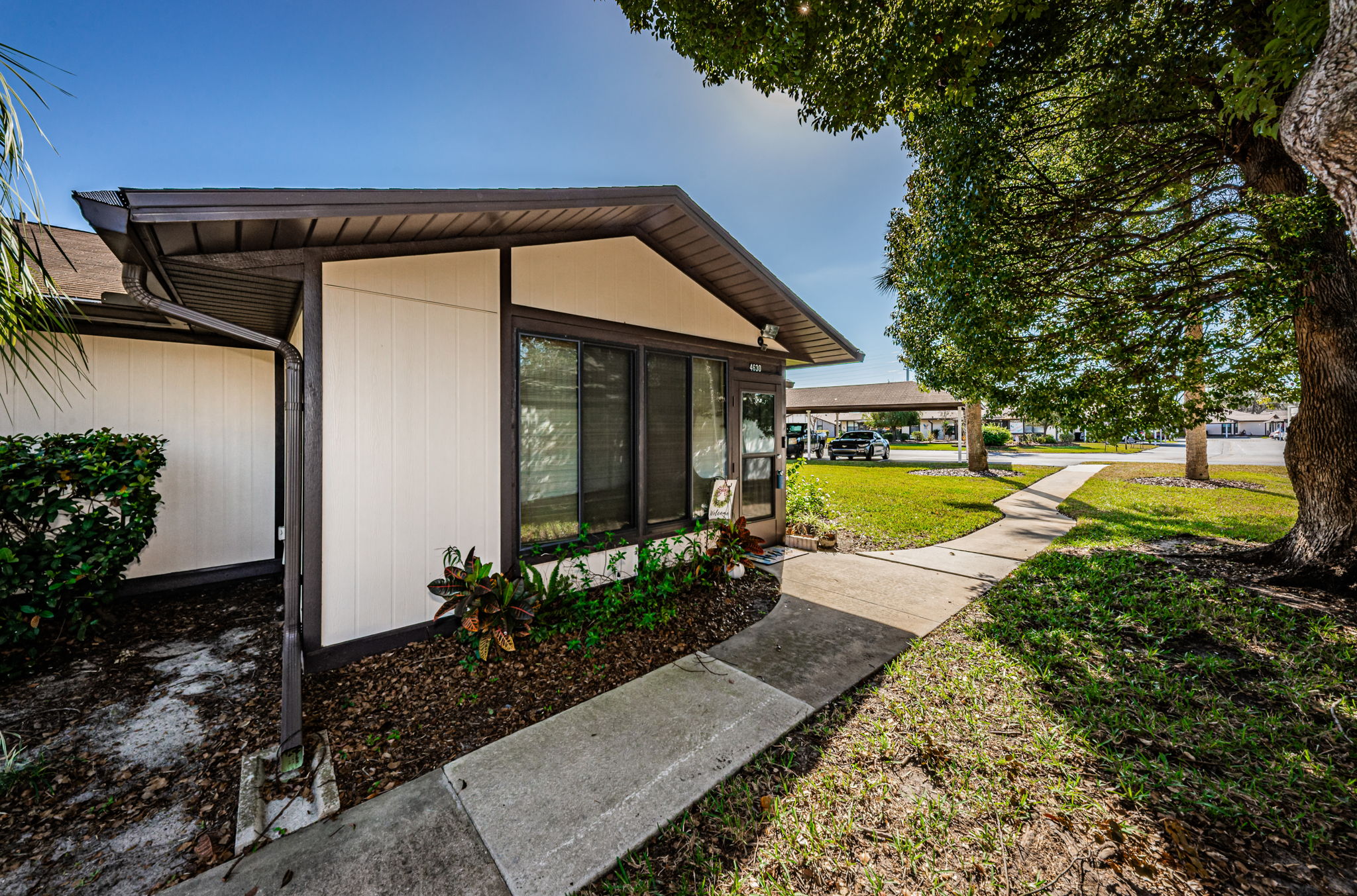 Front Exterior6