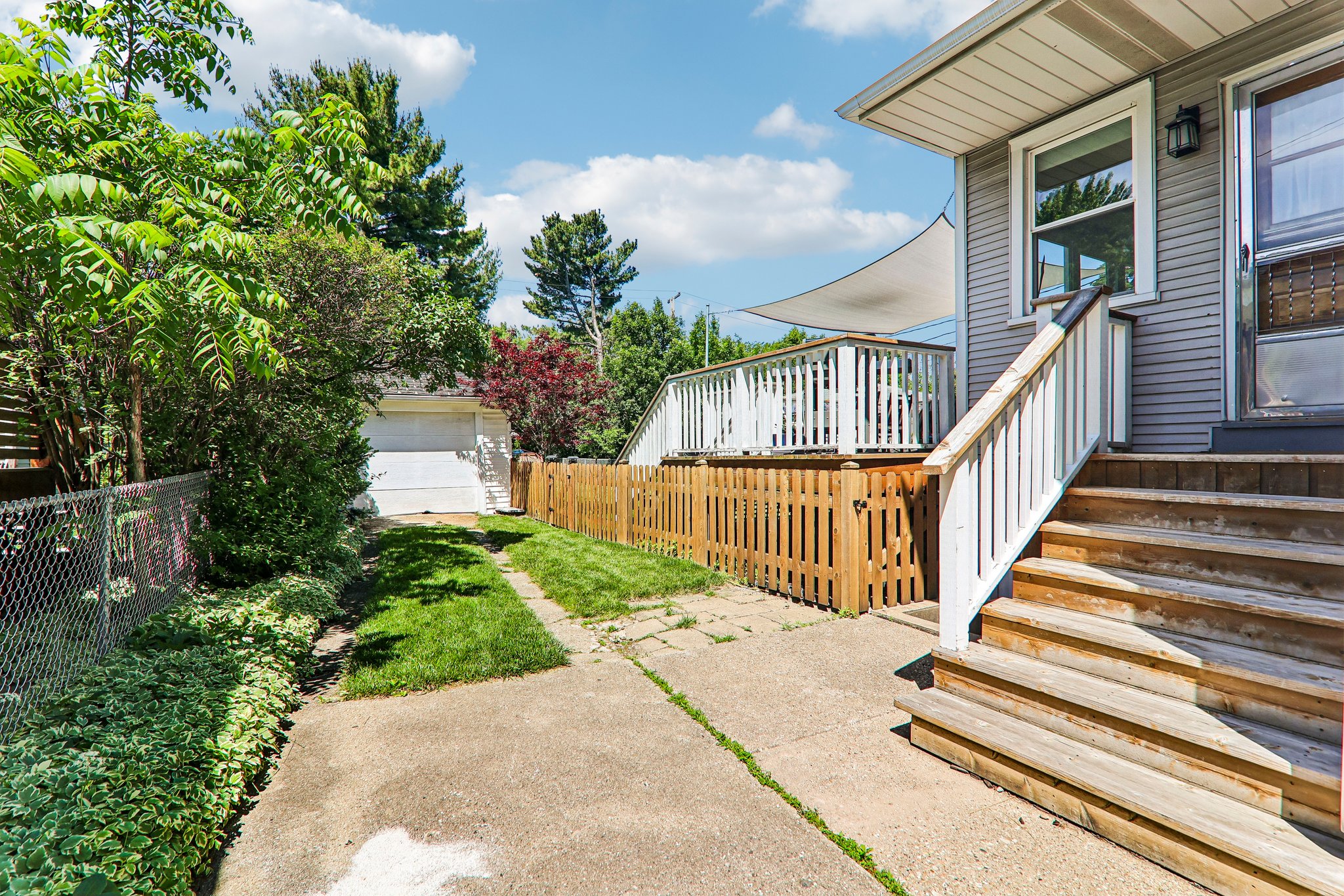 N Kilbourn Ave-S2905-048.jpg