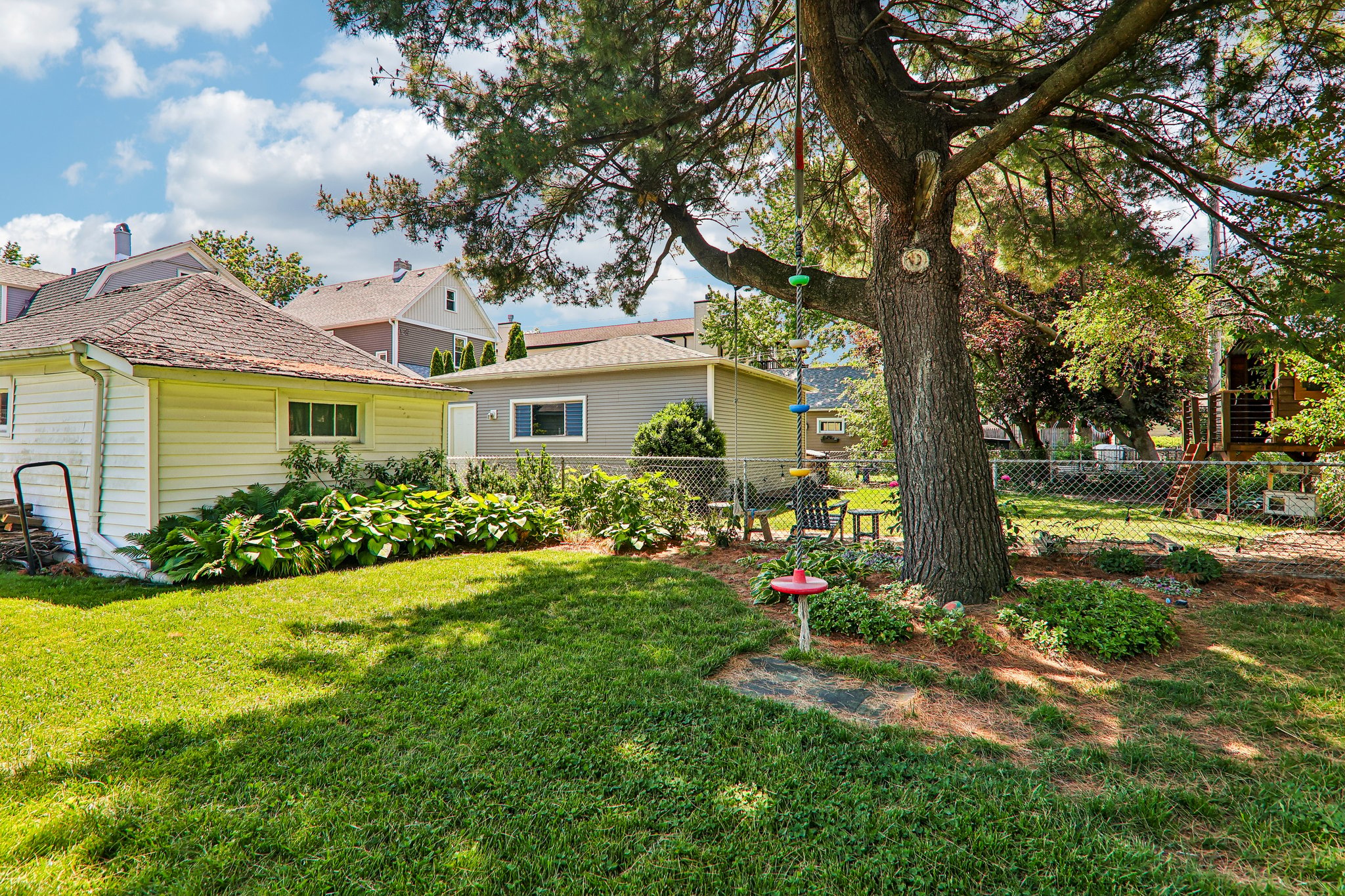 N Kilbourn Ave-S2905-053.jpg
