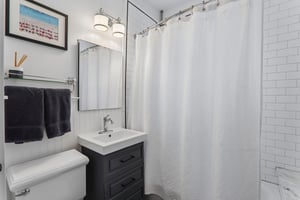 N Kilbourn Ave-S2905-034.jpg