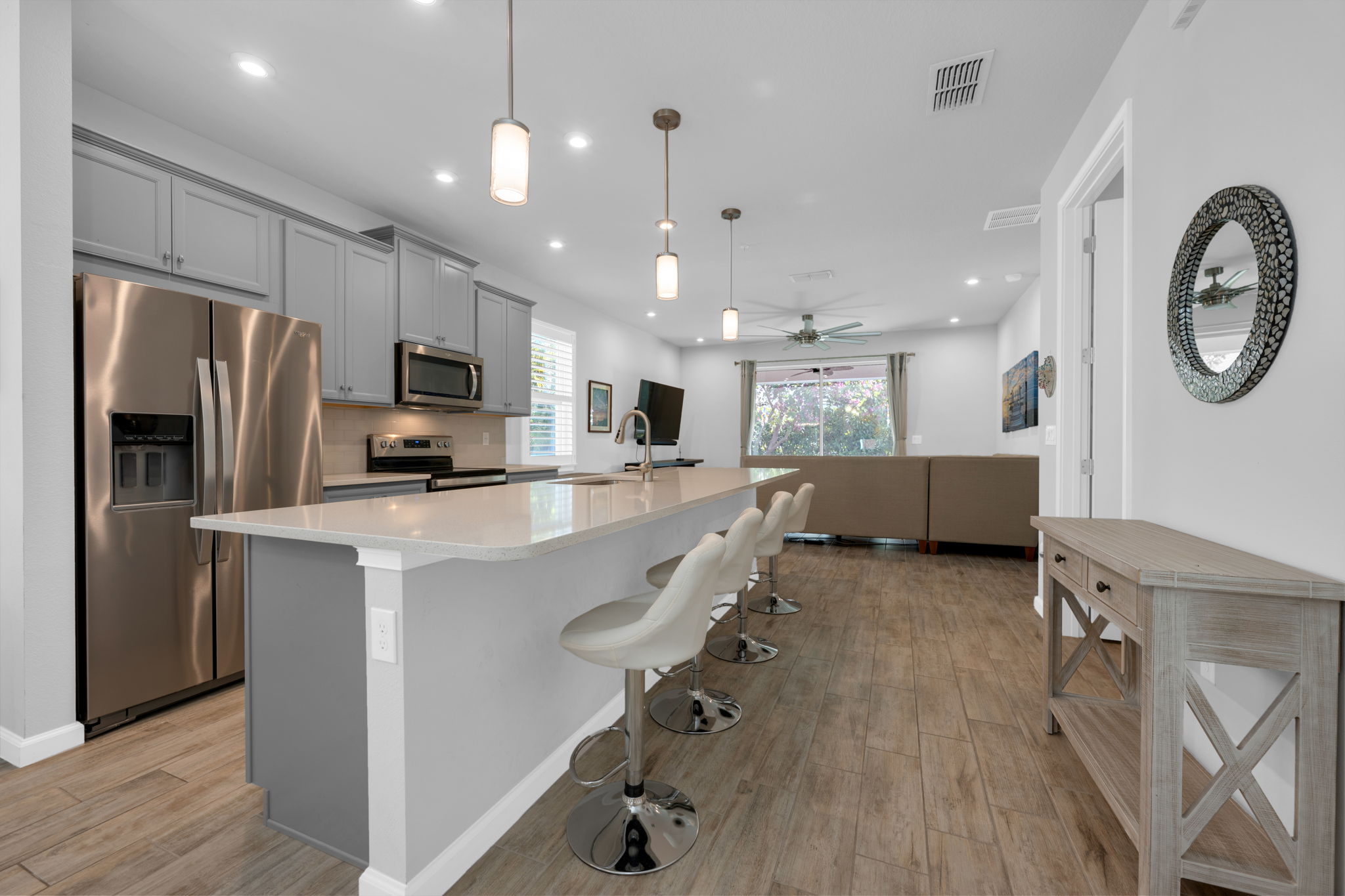 Breakfast Bar - Kitchen to Living Room View