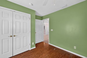  Photo 37