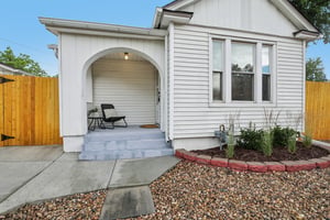 N Clay St-S0907-006.jpg