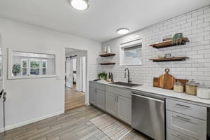 N Clay St-S0907-019.jpg