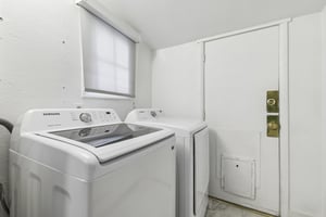 N Clay St-S0907-024.jpg