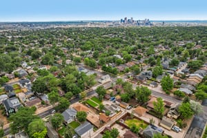 N Clay St-S0907-040.jpg