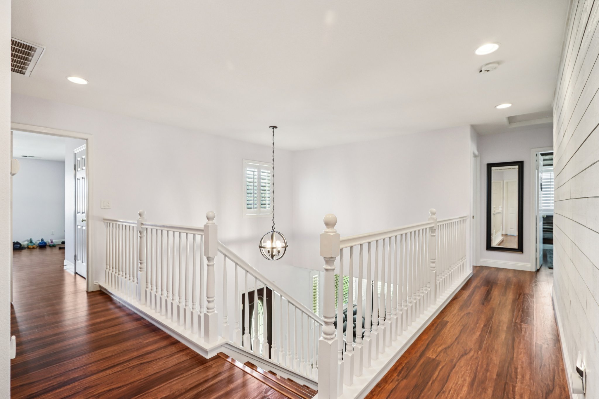 W Ave J 1-S2307-024.jpg