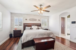 W Ave J 1-S2307-020.jpg
