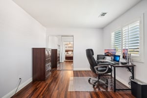 W Ave J 1-S2307-023.jpg