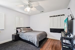W Ave J 1-S2307-029.jpg