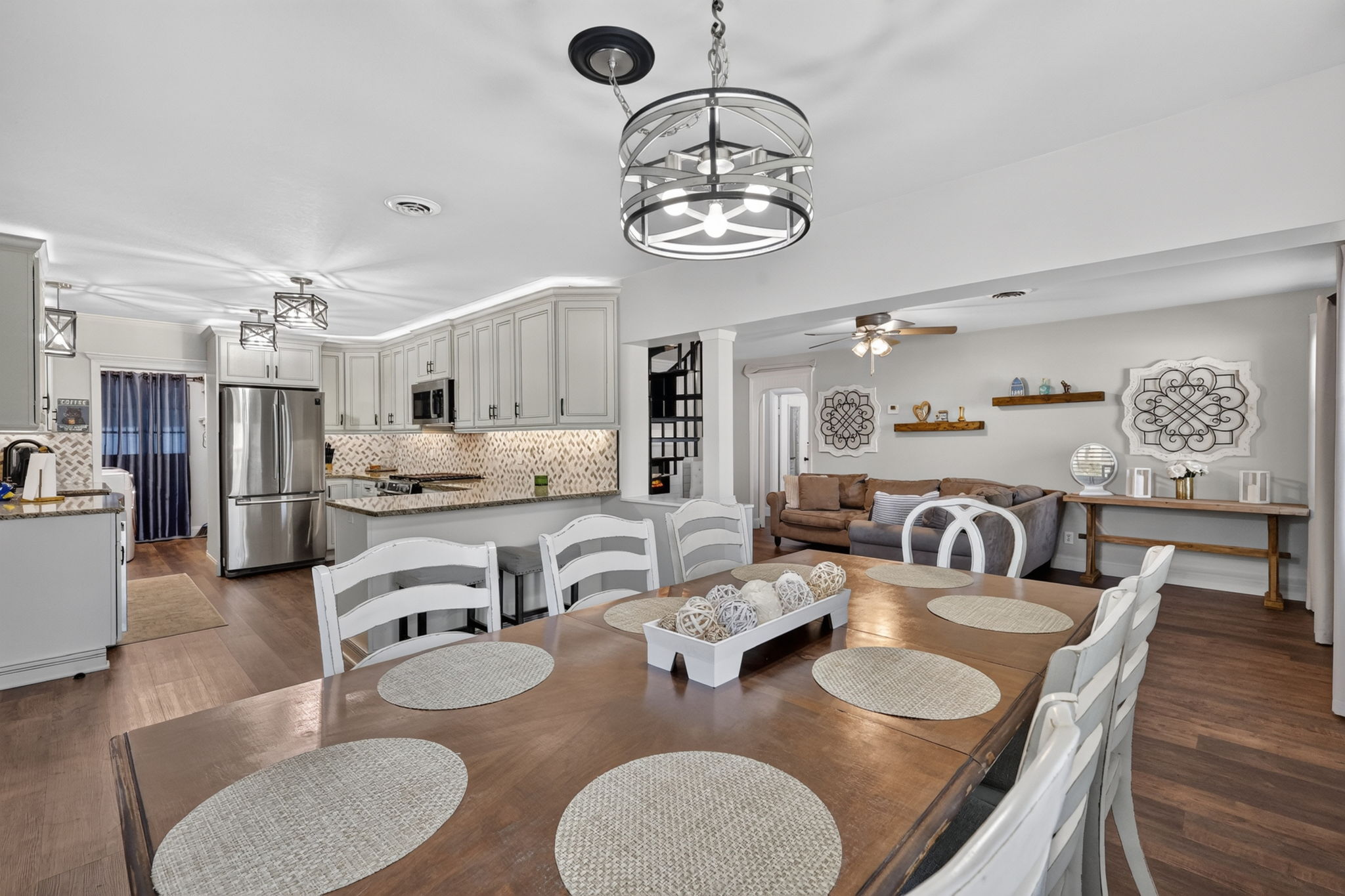  Photo 43