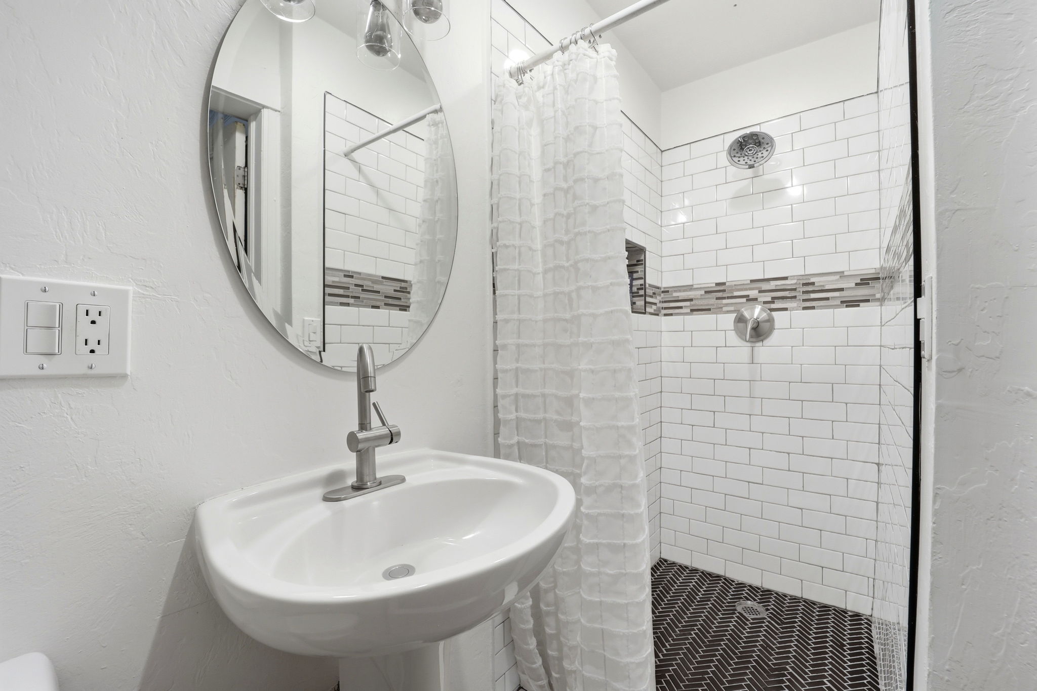 Main Floor Ensuite