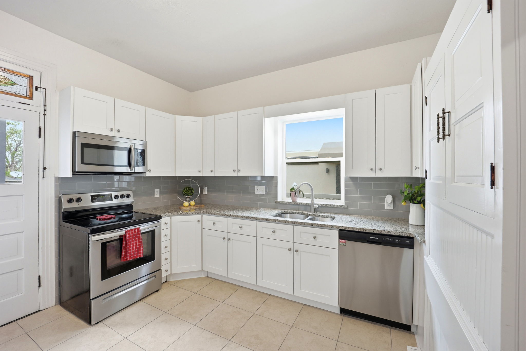 Kitchen with Stn Stl Appliances Included