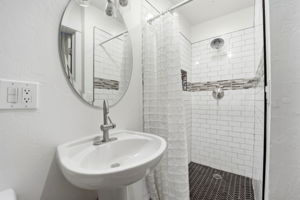 Main Floor Ensuite