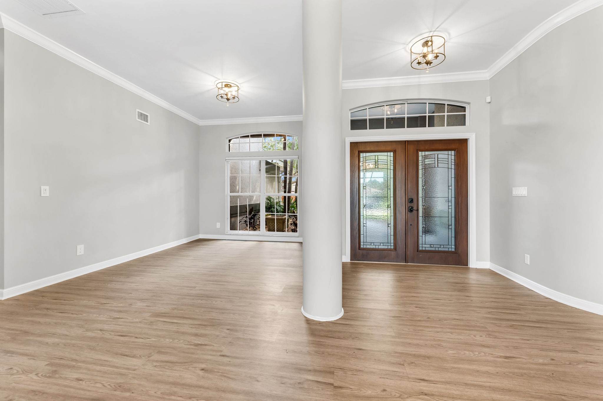 Foyer - Dining