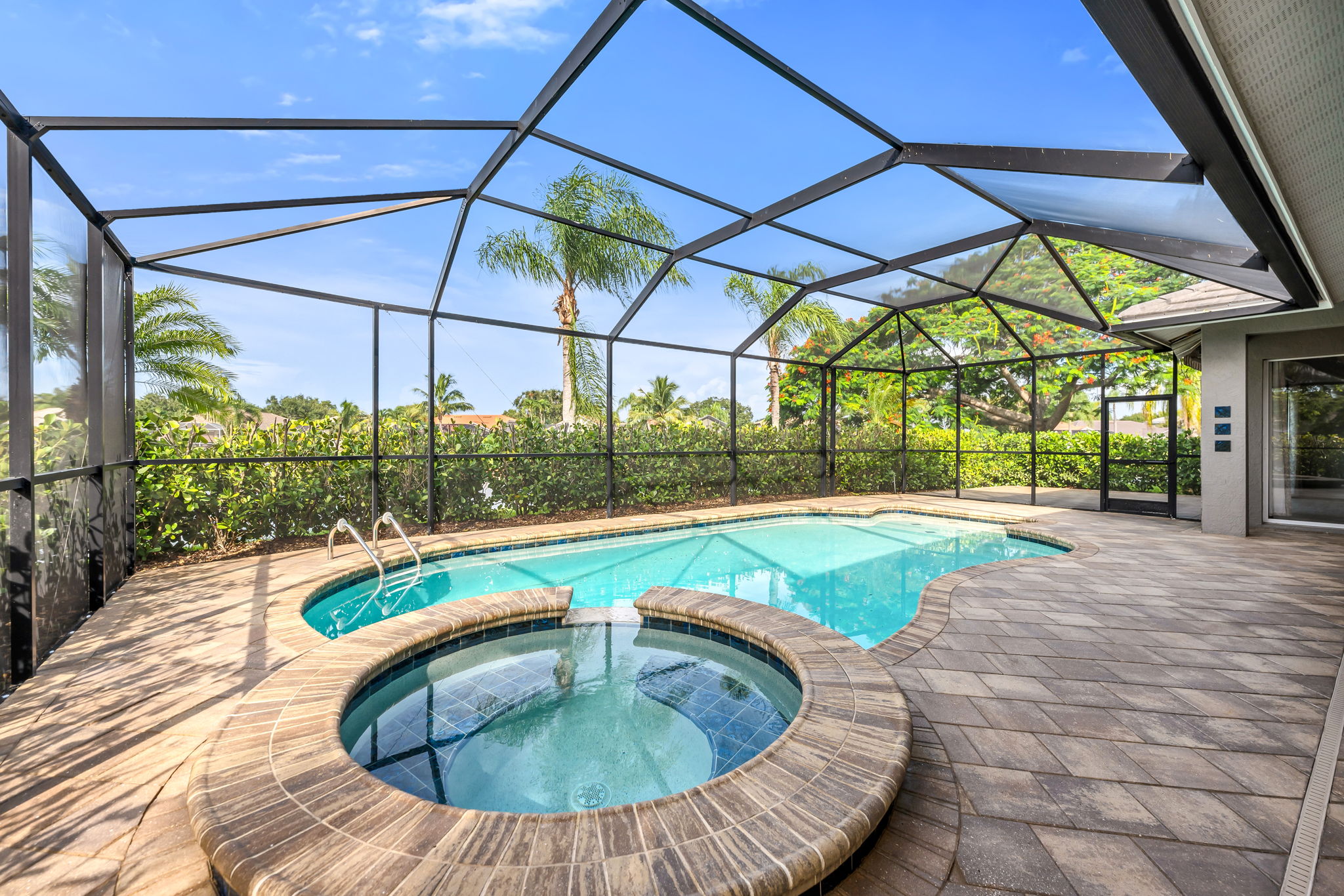 Lanai Pool