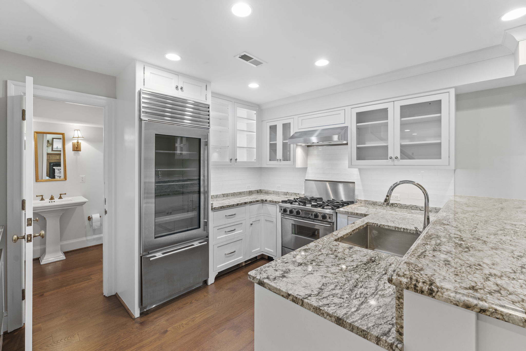 Exquisit kitchen