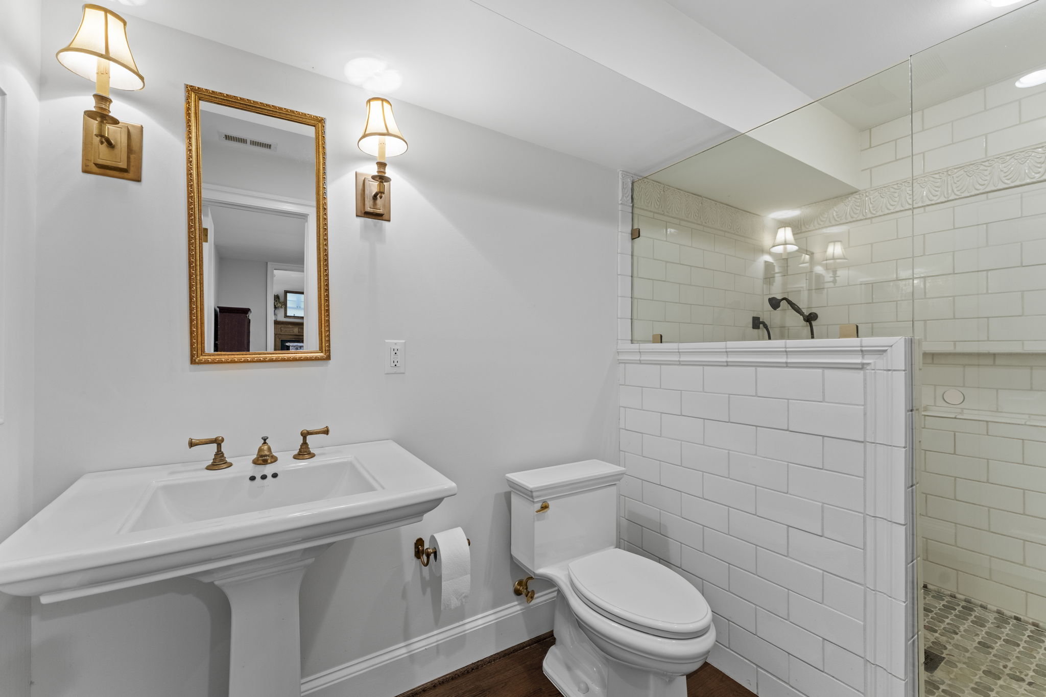 Main level full bath