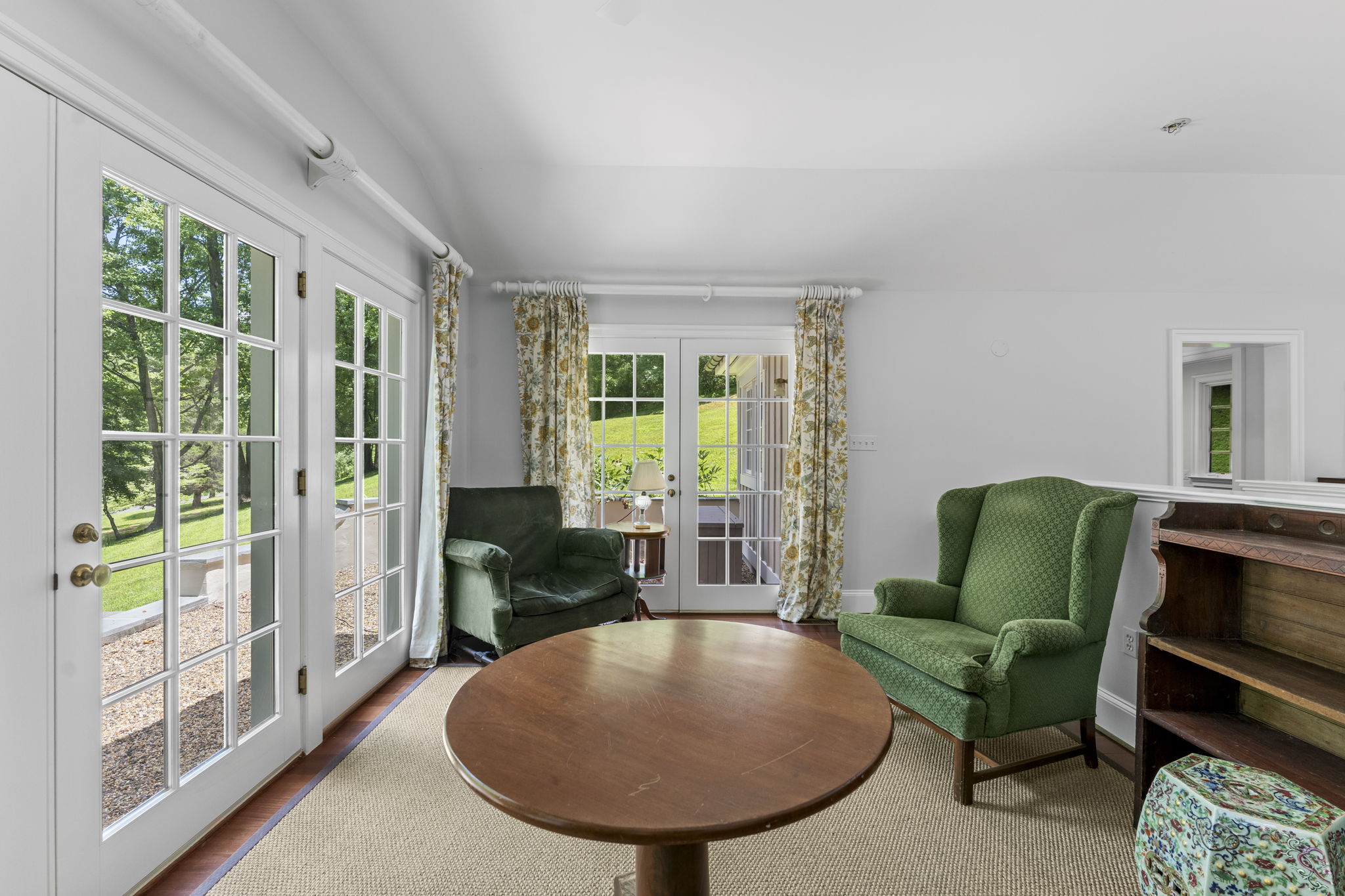 Upper level sitting room