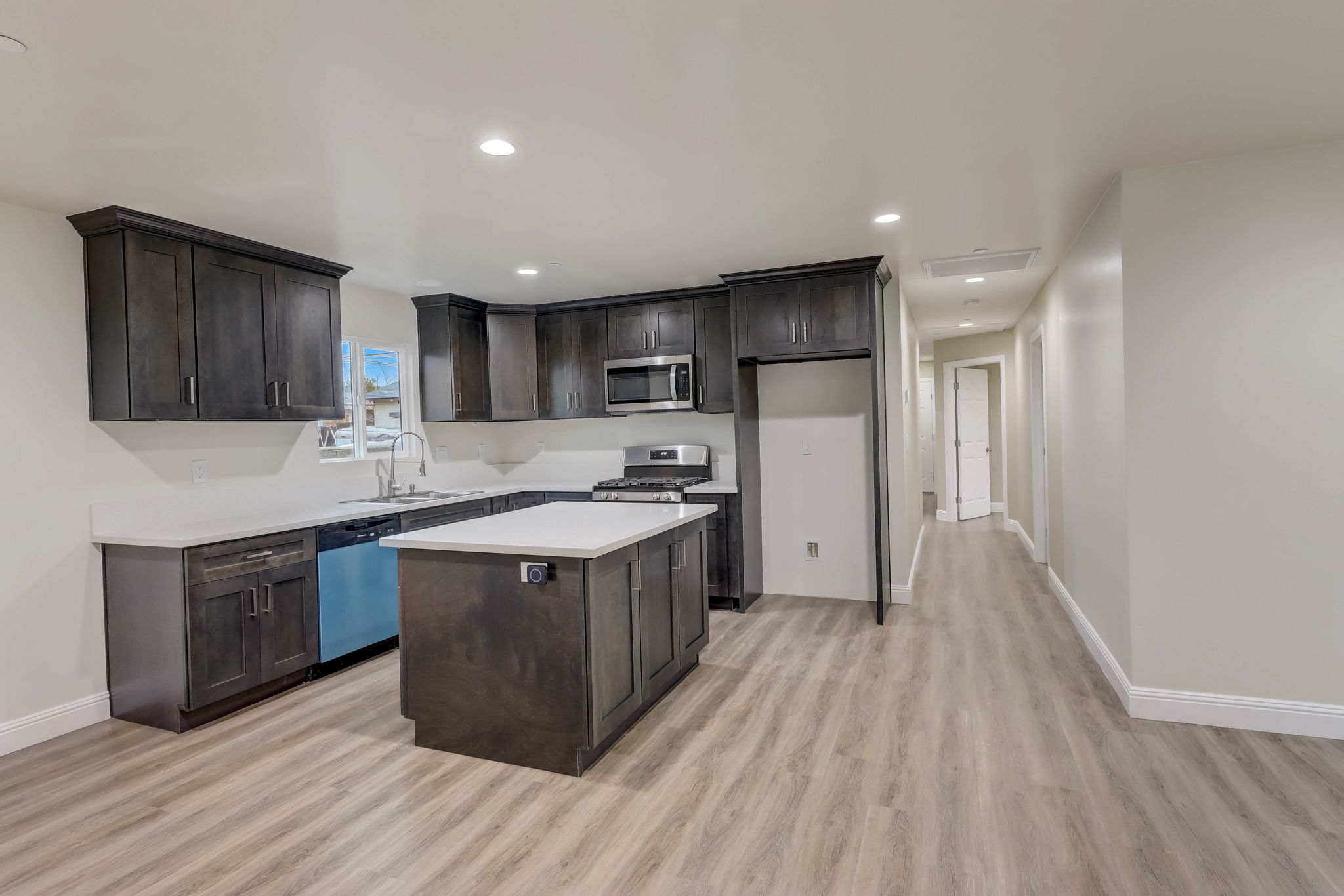 W 21st St-013