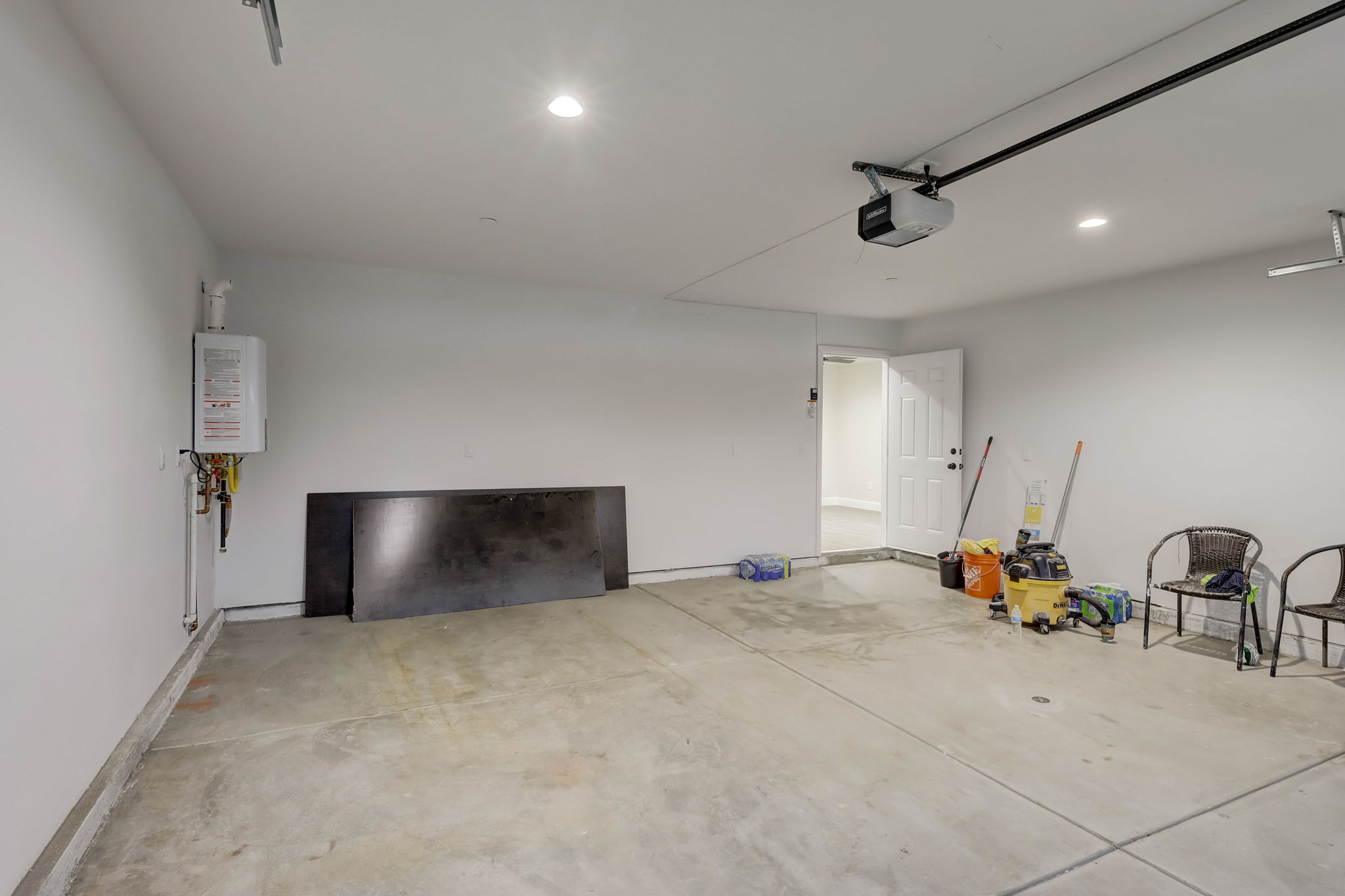 W 21st St-031