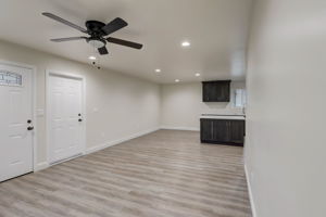 W 21st St-010