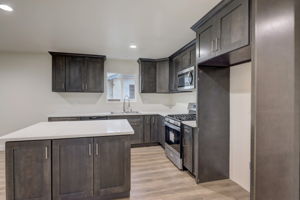 W 21st St-014