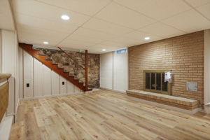  Photo 32