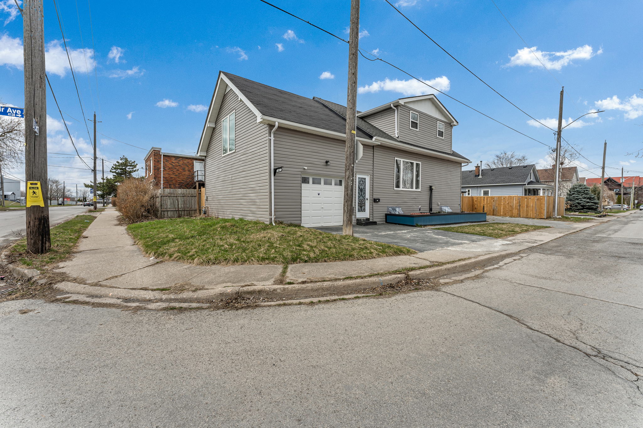 4641 Ferguson St, Niagara Falls, ON L2E 2Z3, Canada Photo 2